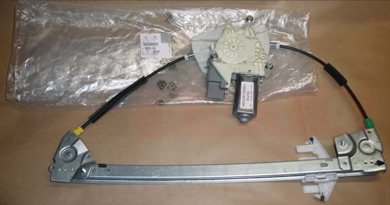 Klaasitõstuk eesmine vasak (elektriline, koos mootoriga) OEM Peugeot 406