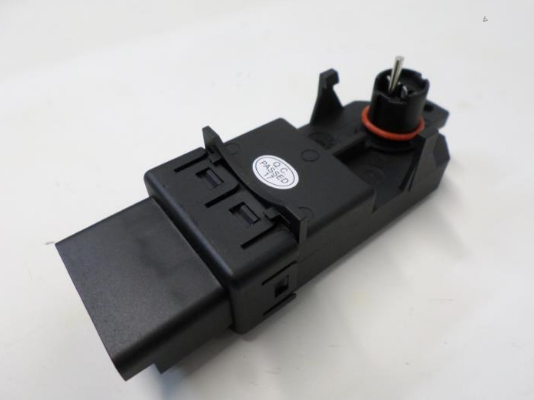 *Klaasitõstuki juhtmoodul Renault