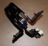 Liugukse keskmine tugi vasak OEM Jumpy/Expert/Proace 2016-  (elektr. ajamiga uks)